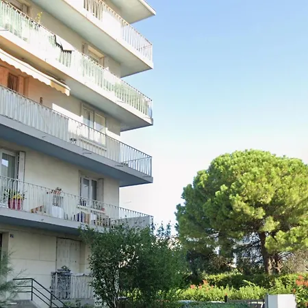 Grand F3 Lumineux 55 M Proche Centre, Plages, Balcon, Clim