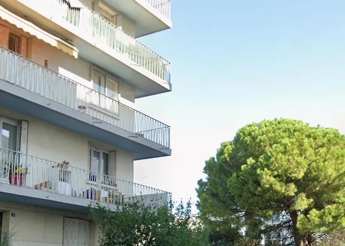 Grand F3 Lumineux 55 M Proche Centre, Plages, Balcon, Clim
