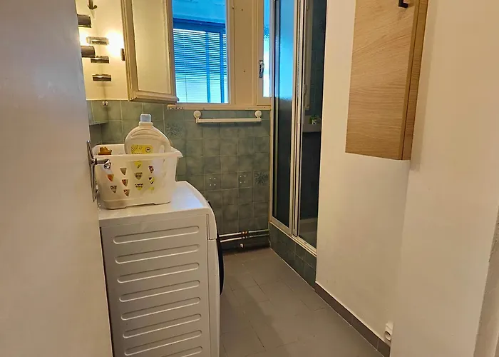 Grand F3 Lumineux 55 M Proche Centre, Plages, Balcon, Clim
